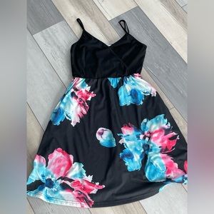 Casual floral dress with pockets